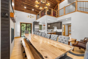 Lodge at Alexander - 8 bd - Hot tub - GameRm - AC - Trailer parking - Fireplace - Fire pit